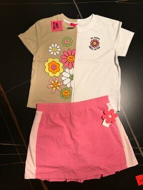 Girls' Beige & White Daisy Graphic Tee with Pink Skort - Kids Matching Set